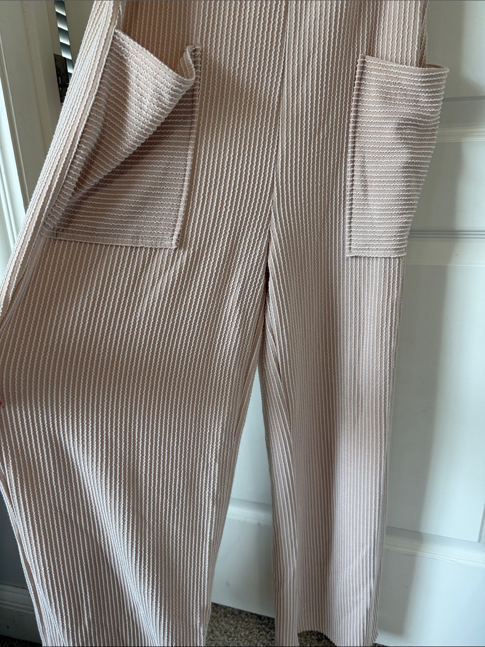 Women's Pink Ribbed Overalls jumpsuit oversized small will fit a medium - Picture 2 of 5